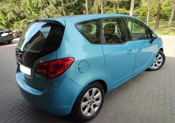 Opel Meriva cena 21900 przebieg: 124000, rok produkcji 2010 z Białystok małe 232